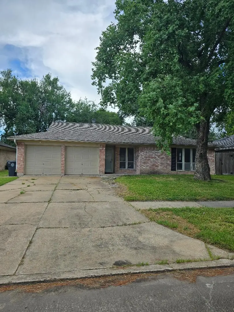 13630 Greenway Drive, Sugar Land, TX 77498 - #2