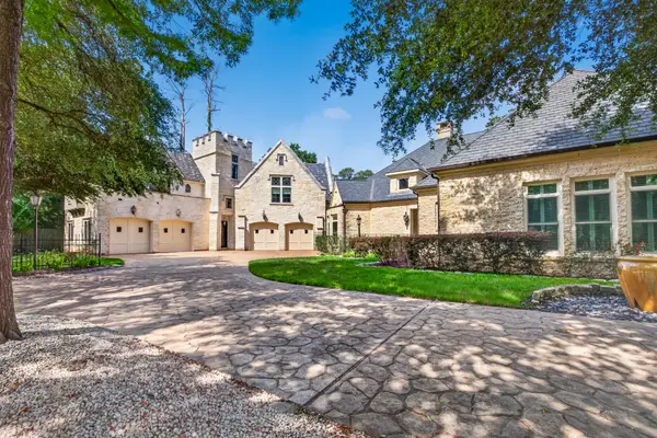 728 Crestbend Drive, Houston, TX 77042