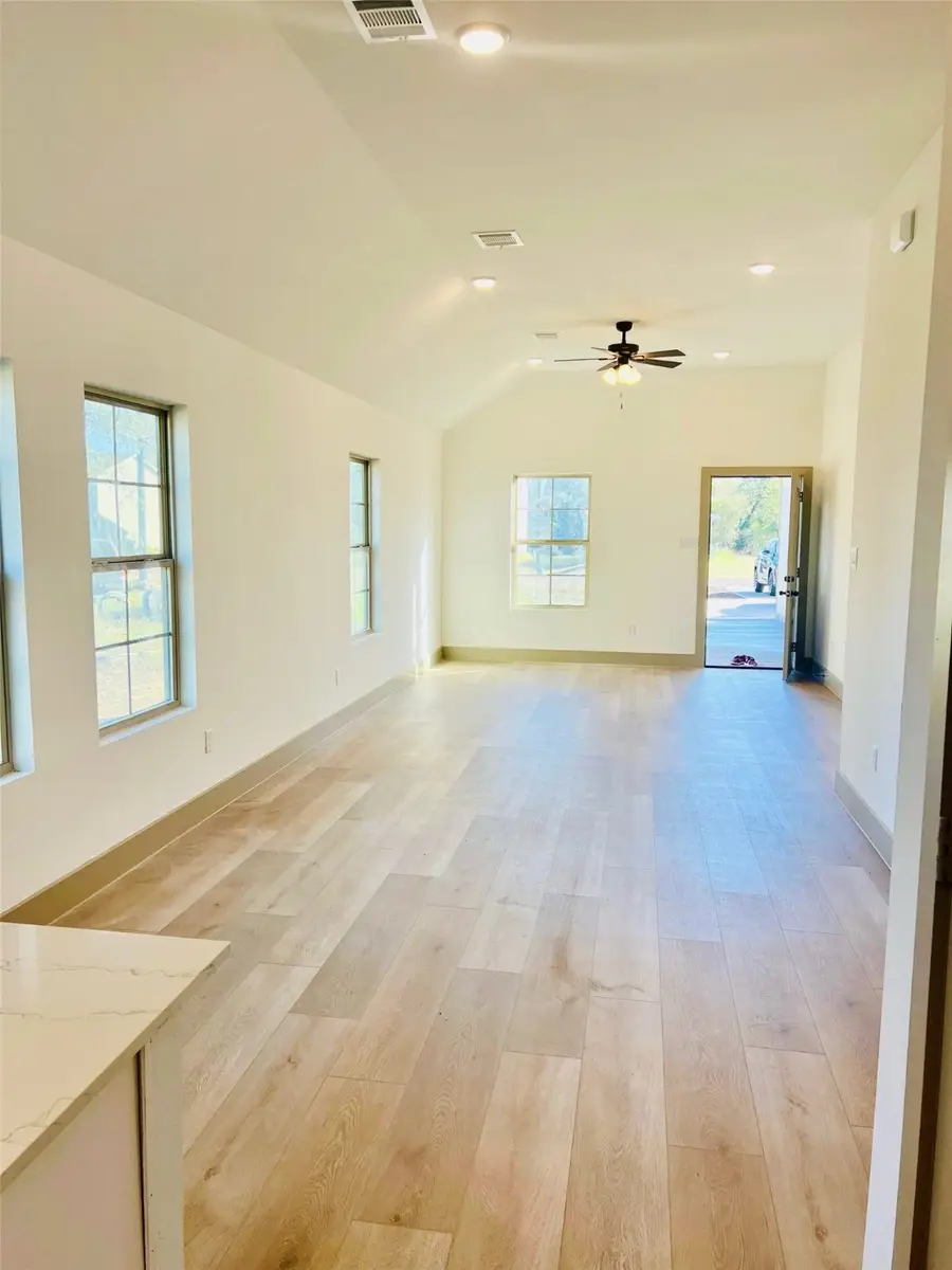 241 SE 19 Th St, Hempstead, TX 77445 - Image #3