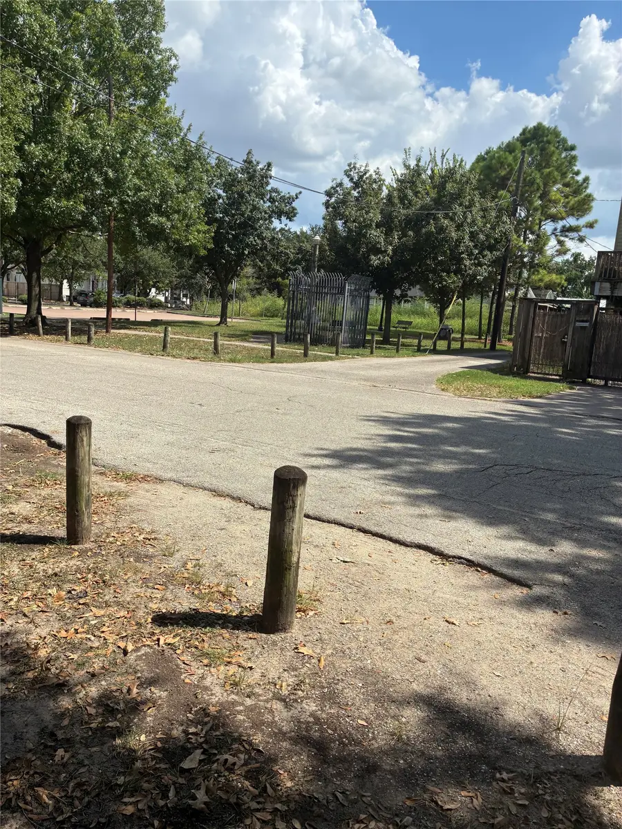 1143 Yale Street, Houston, TX 77008 - #2