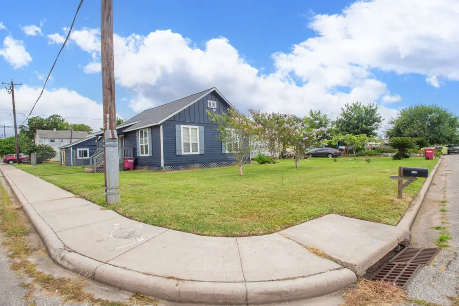 1130 W Broad Street, Freeport, TX 77541 - Image #3