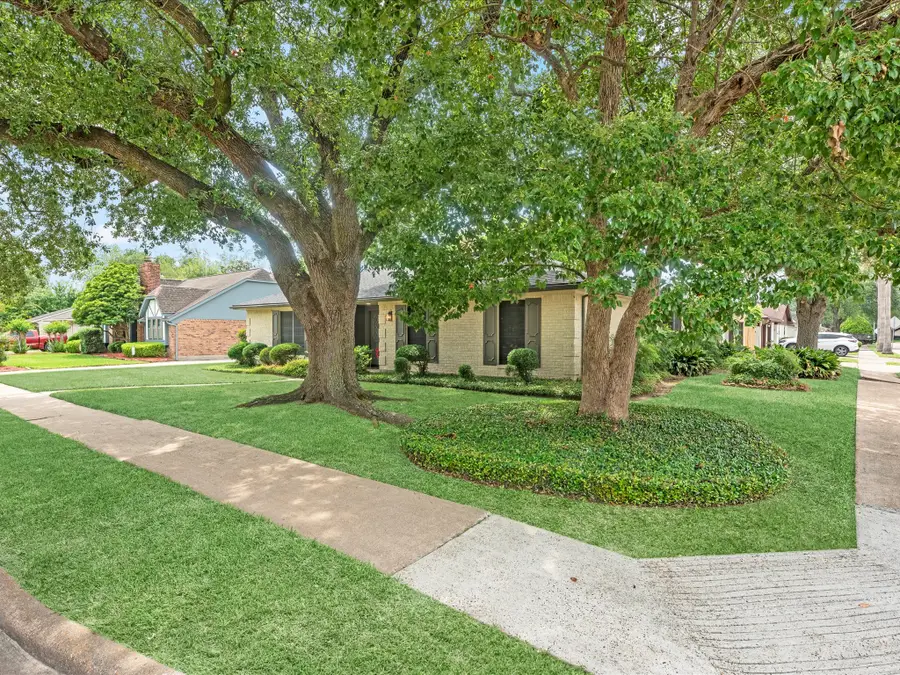 4002 Cujanes Street, Pasadena, TX 77504 - #3