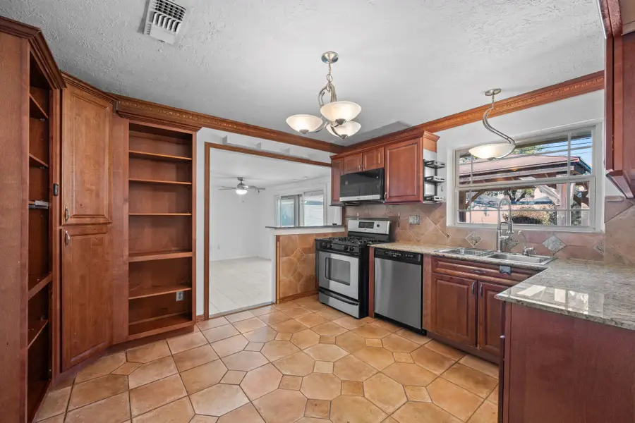 2118 Cheshire Lane, Houston, TX 77018 - Image #3