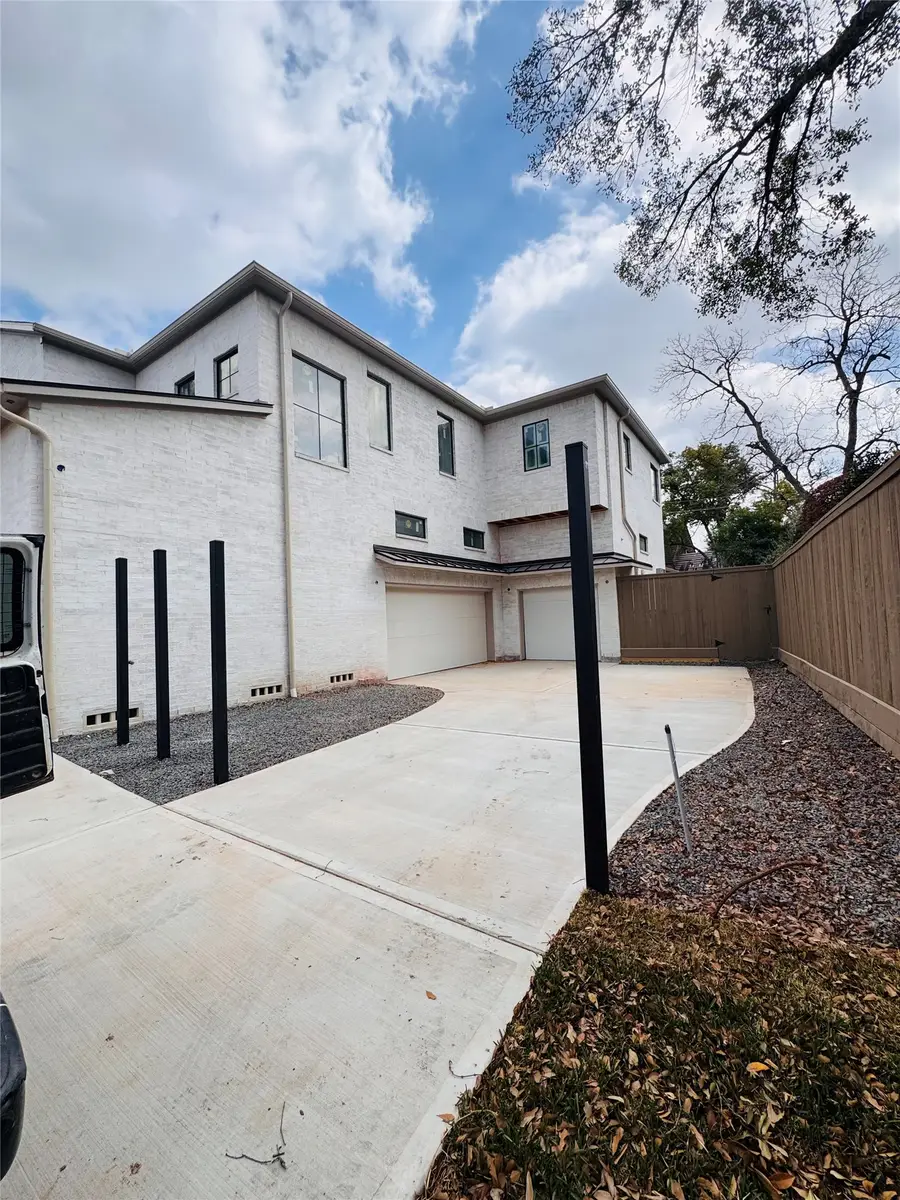 2341 Maroneal St, Houston, TX 77030 - #3