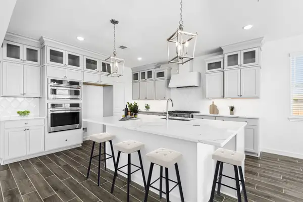 12907 Old Fashion Circle, Mont Belvieu, TX 77535