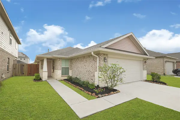 4209 W Bayou Maison Circle, Dickinson, TX 77539