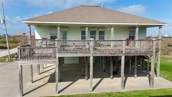 906 Helen Boulevard, Crystal Beach, TX 77650