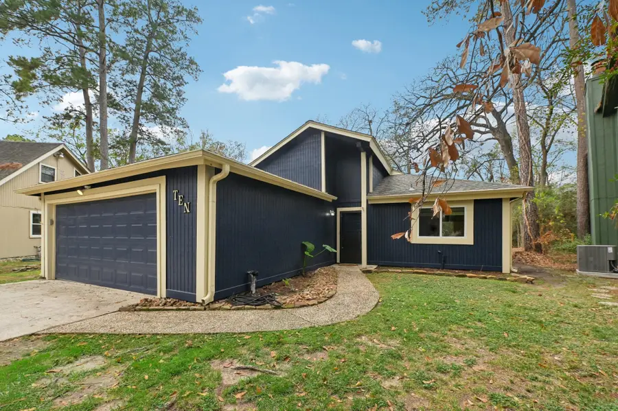 10 Hedgebell Court, The Woodlands, TX 77380 - Image #2