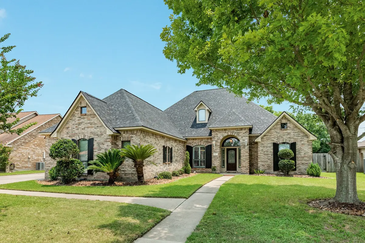 607 Walnut Street, Lake Jackson, TX 77566 - #1