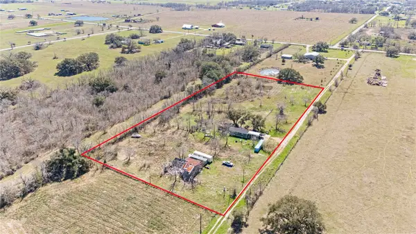 1224 County Road 32, Angleton, TX 77515