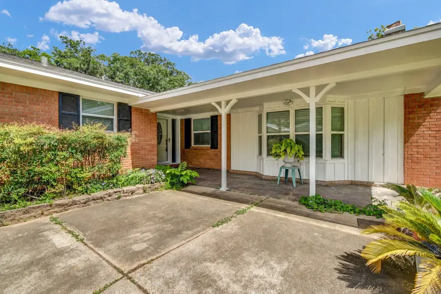 238 Forest Drive, Lake Jackson, TX 77566 - #2