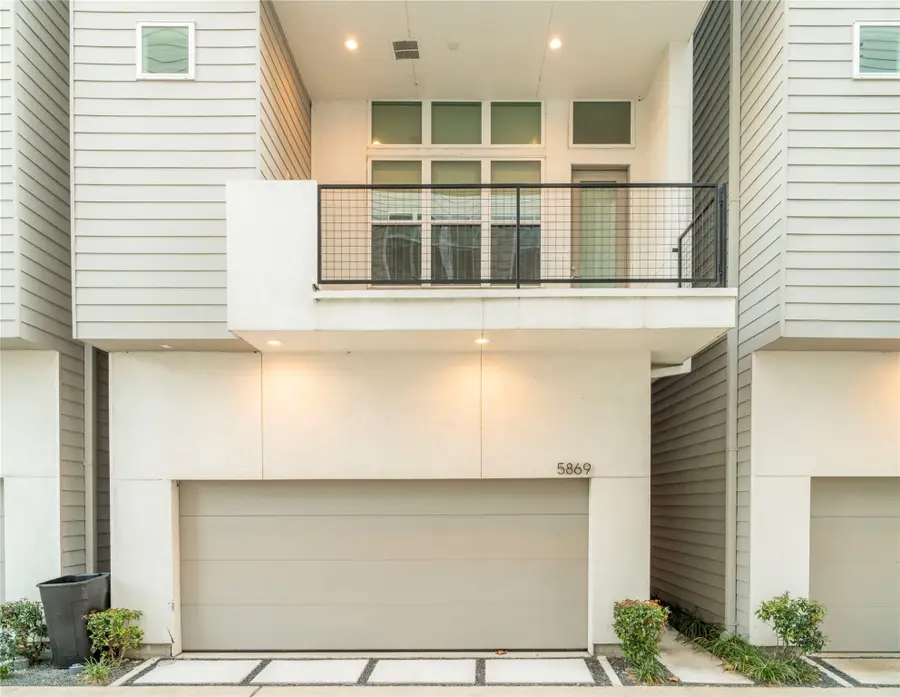 5869 E Post Oak Lane, Houston, TX 77055 - Image #3