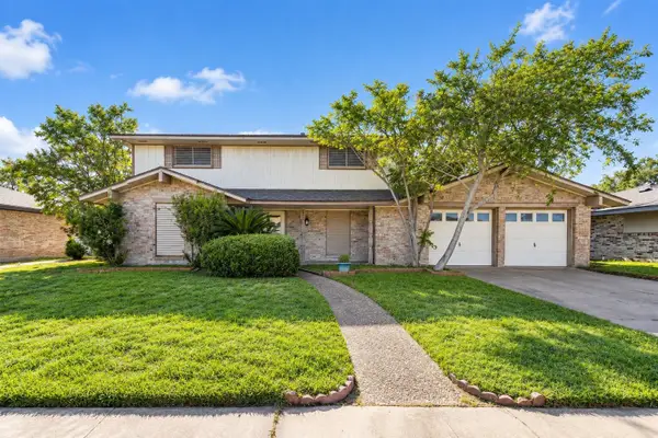 204 Trinity Drive, Portland, TX 78374