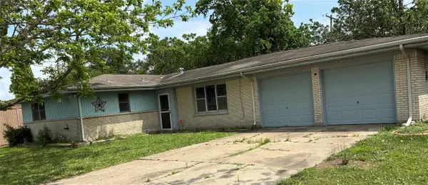 1133 25th Avenue N, Texas City, TX 77590