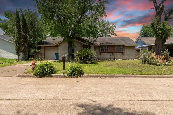 1938 Barnsley Lane, Houston, TX 77088
