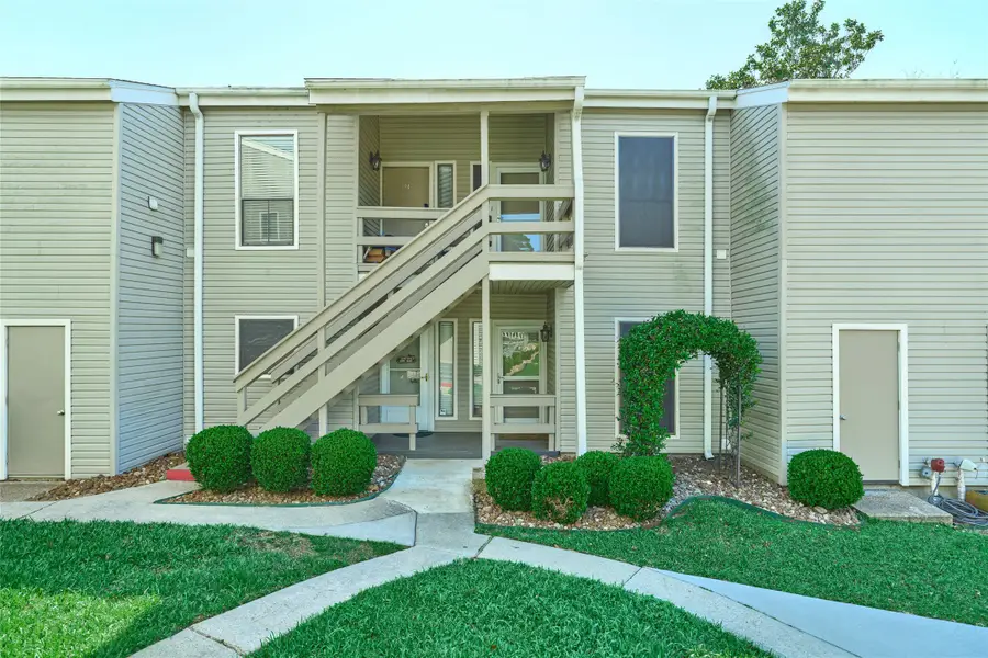 192 April Point Drive N, Montgomery, TX 77356 - #3