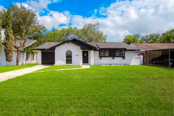 1938 Barnsley Lane, Houston, TX 77088