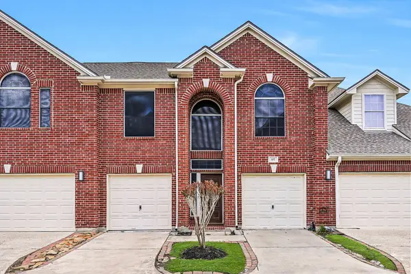 1408 S Friendswood Drive #105, Friendswood, TX 77546