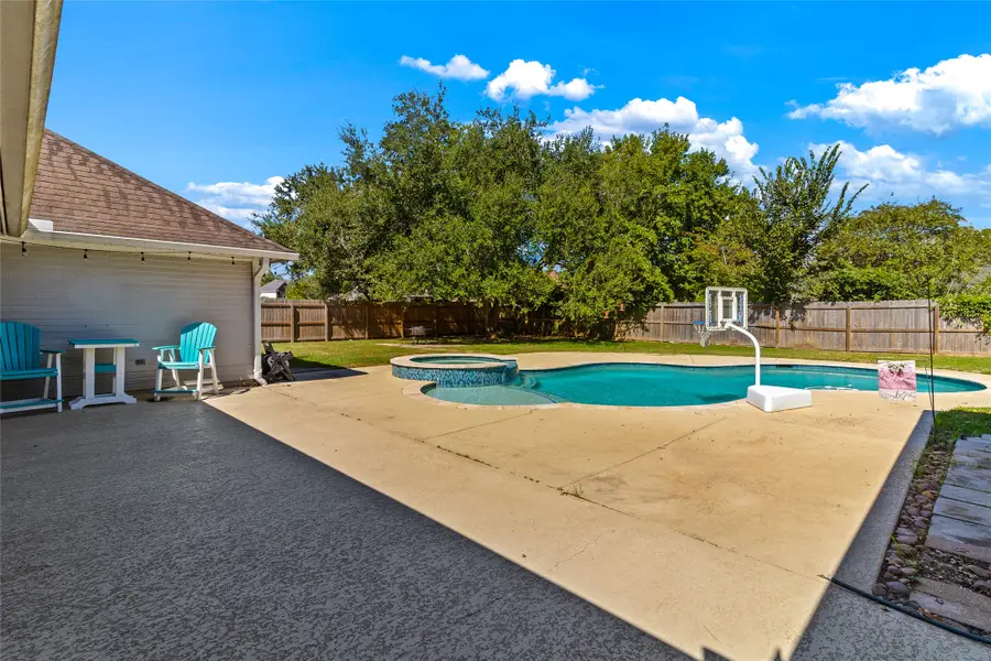 55 Silver Lace Court, Lake Jackson, TX 77566 - #2