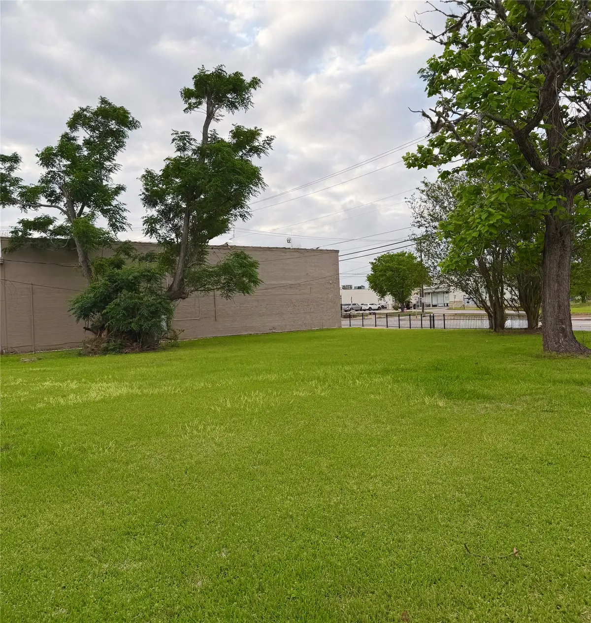 221 E Brazos Avenue, West Columbia, TX 77486 - #1
