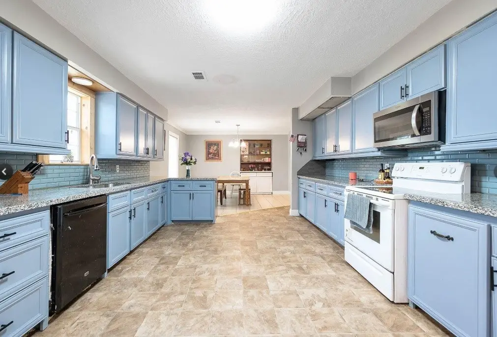 701 Alamo Street, El Campo, TX 77437 - Image #1