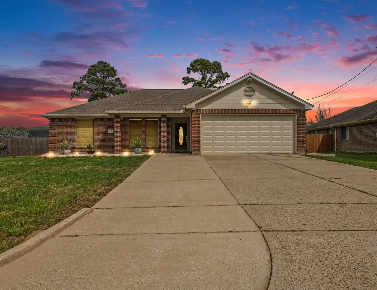 718 Fairfield Ave Street, La Porte, TX 77571 - #1