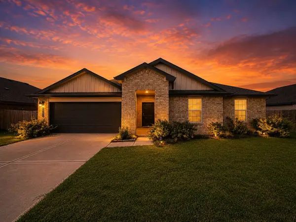 8706 Marlow Drive, Texas City, TX 77591