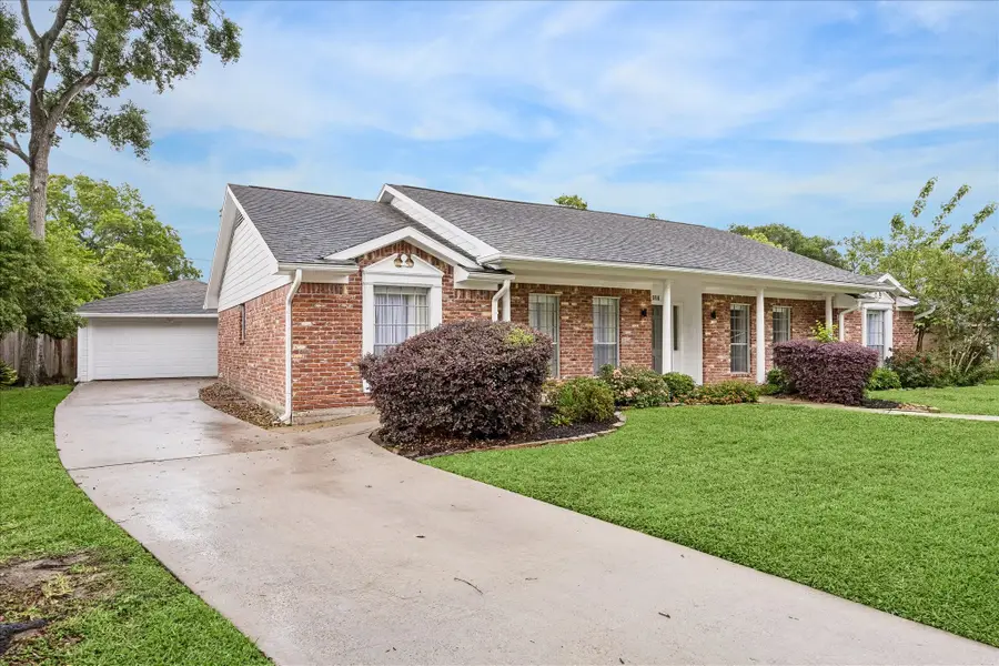 427 Biscayne Boulevard, El Lago, TX 77586 - #2