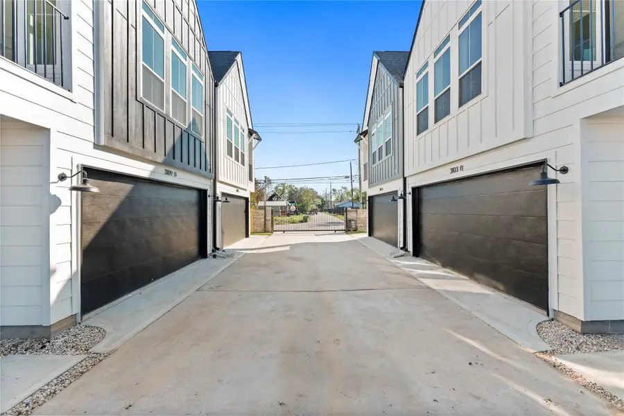 3105 Jensen Dr #B, Houston, TX 77026 - #2