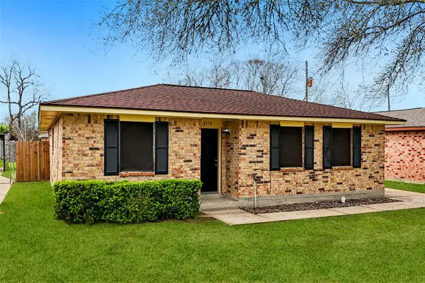 4710 Pine Street, Seabrook, TX 77586