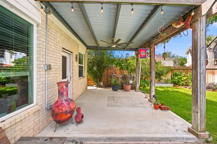 1323 Crystal Lake Circle E, Pearland, TX 77584 - #3