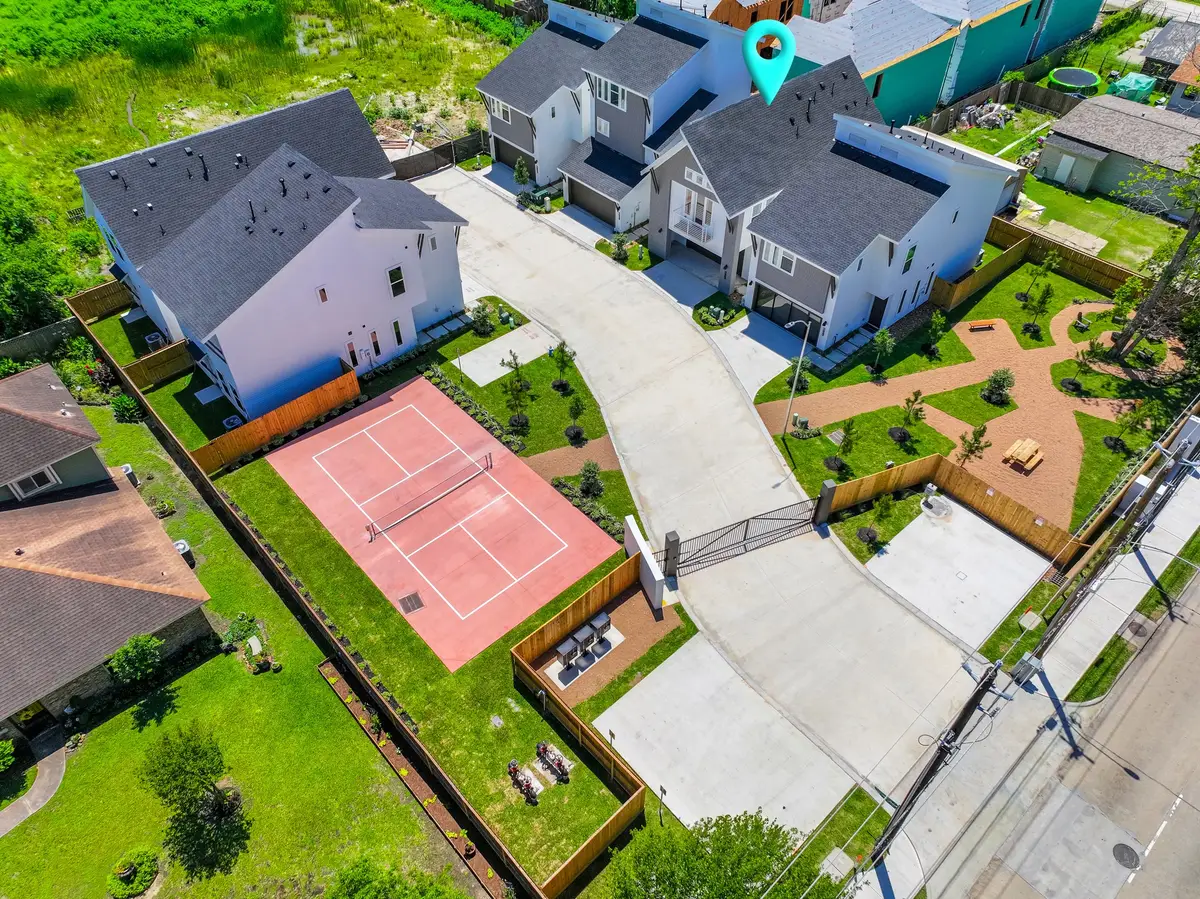 7605 Victory Reserve Street, Houston, TX 77088 - #1