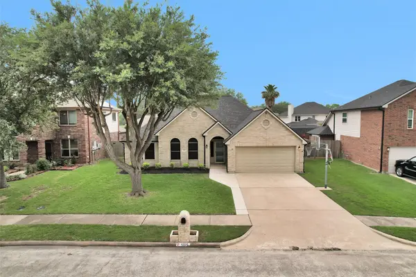 1006 Park Green Drive, Deer Park, TX 77536