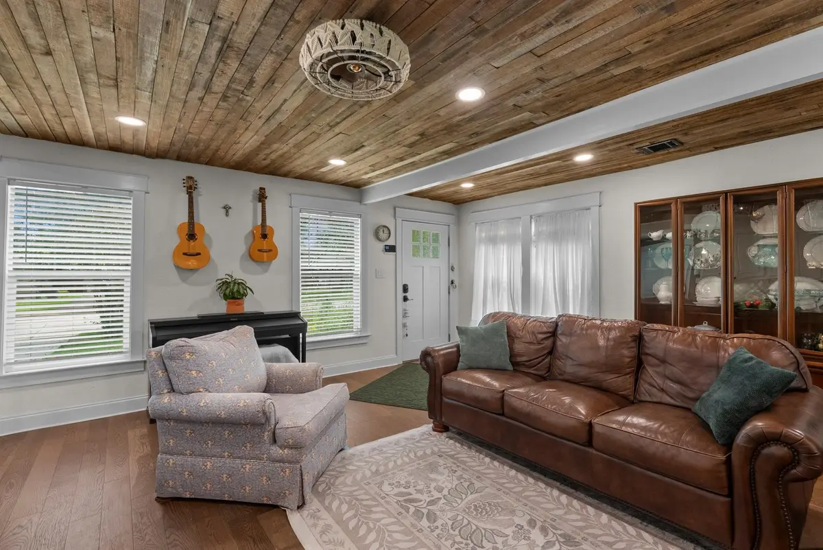 4825 Kingfisher Drive, Houston, TX 77035 - #1
