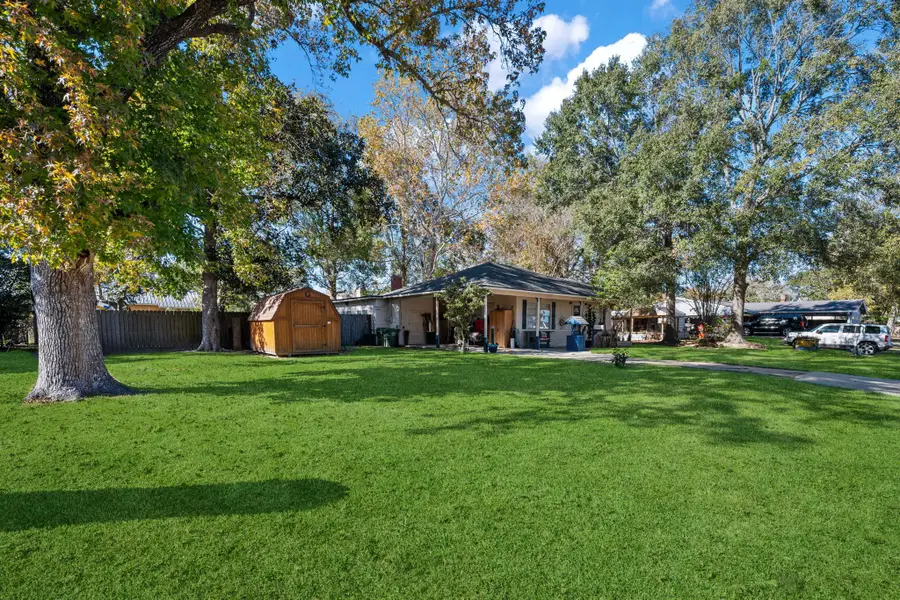 945 N Travis Street, Liberty, TX 77575 - #3