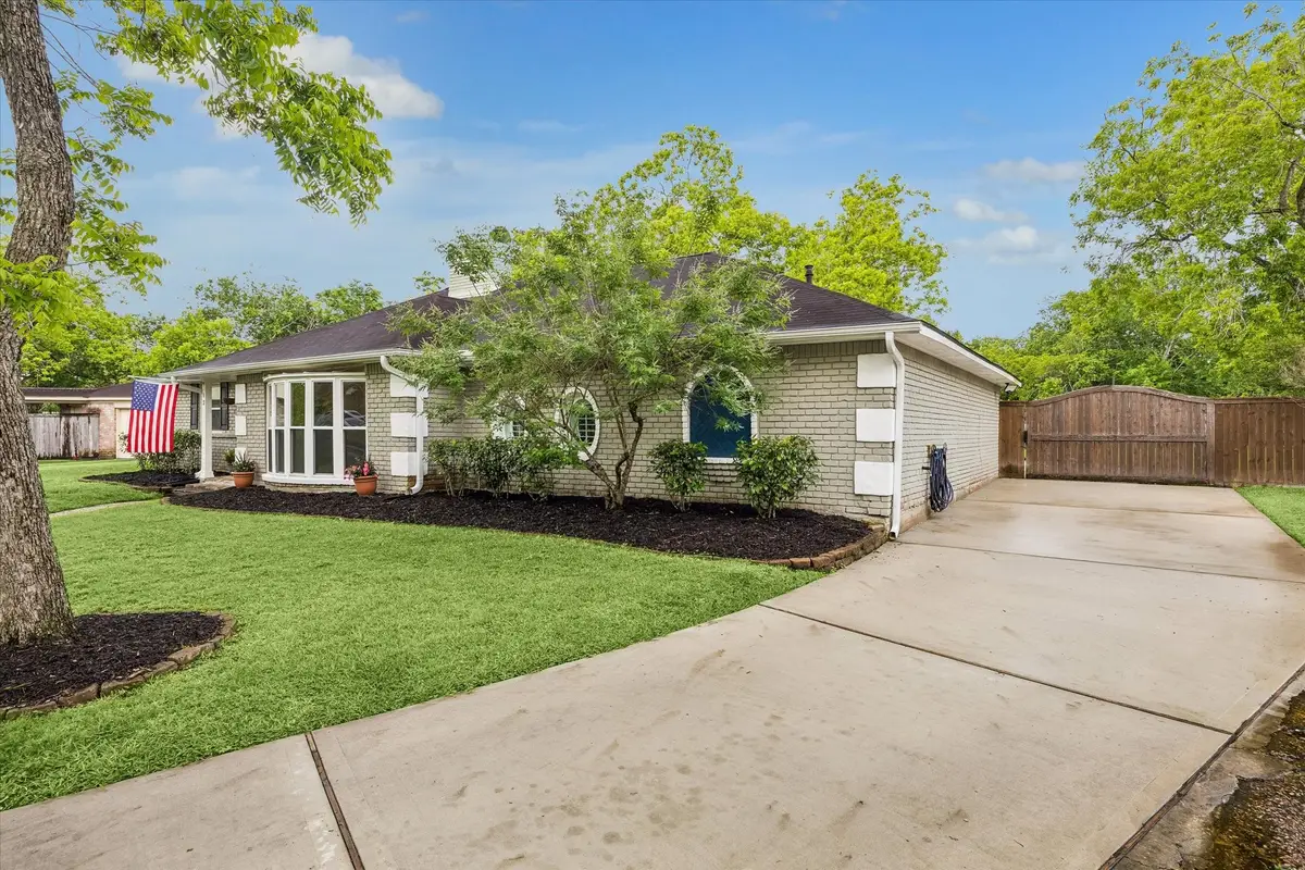 12 Earlham Drive, Friendswood, TX 77546 - #1