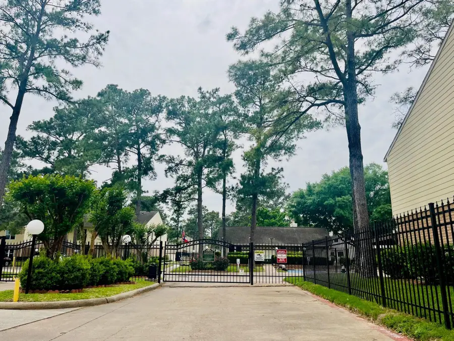 14515 Wunderlich Drive #703, Houston, TX 77069 - Image #2