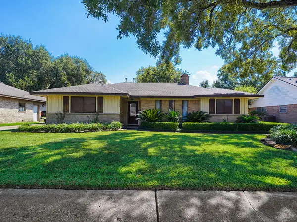 1114 Laurel Valley Drive, Houston, TX 77062