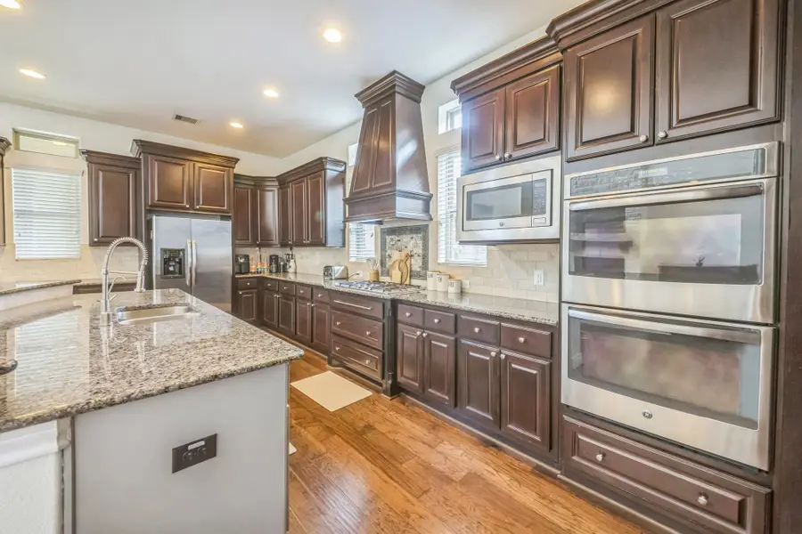 47 Chestnut Meadow Drive, Conroe, TX 77384 - Image #2