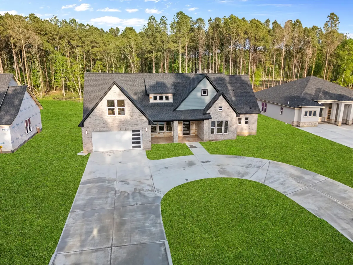 3035 Coast Dr, Dayton, TX 77535 - #1