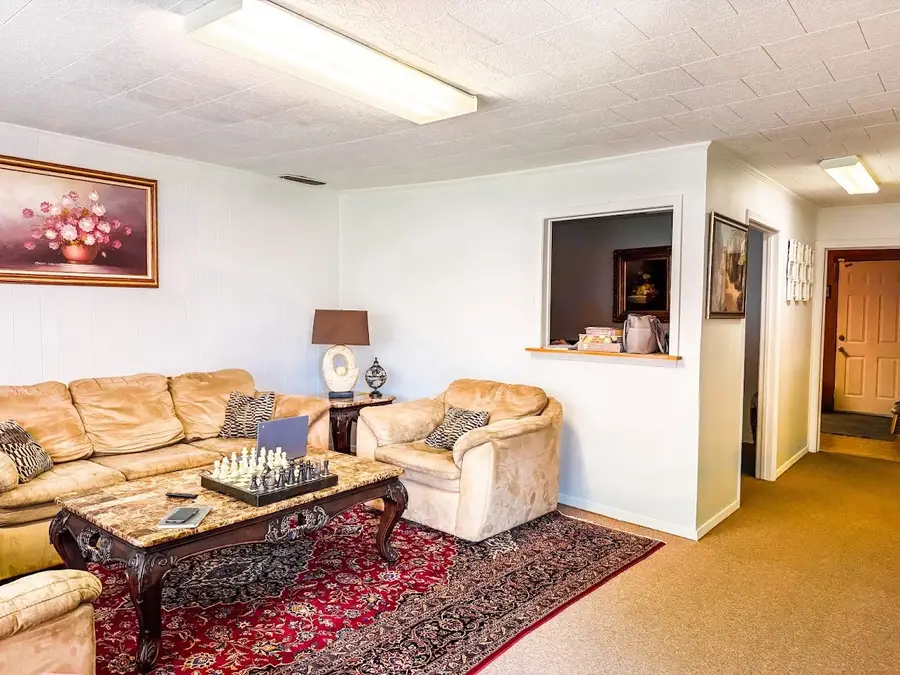 552 E Commerce Street, Fairfield, TX 75840 - #3