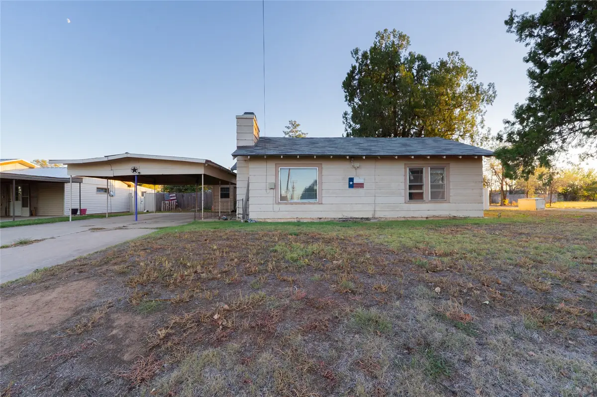 2001 Avenue H, Petersburg, TX 79250 - Image #1