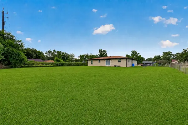 237 Burkett Street, Richwood, TX 77531