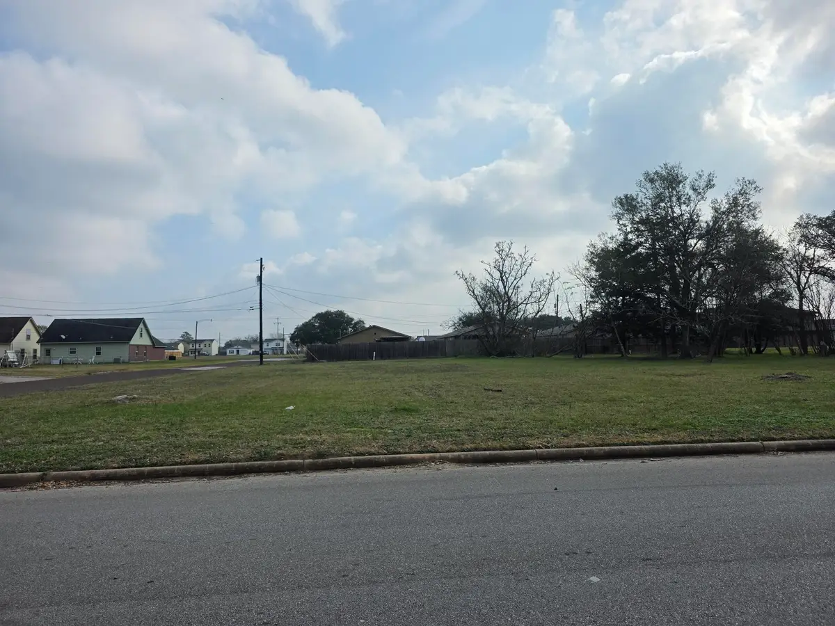 03 9th Street, Hempstead, TX 77445 - Image #1