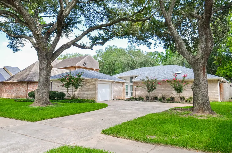 1754 Carriage Way, Sugar Land, TX 77478 - #3