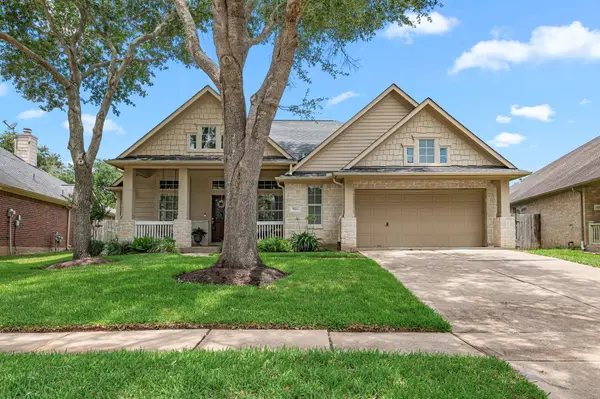 9111 Stoneleigh Drive, Sugar Land, TX 77479