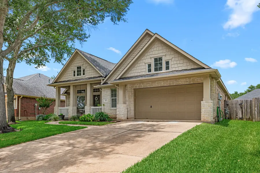 9111 Stoneleigh Drive, Sugar Land, TX 77479 - #2