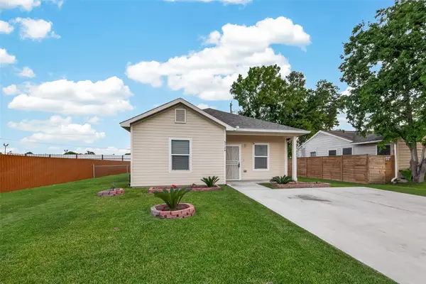5726 Southwind Street, Houston, TX 77033