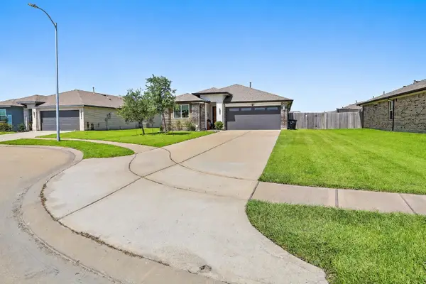 407 Turtle Oak Lane, Baytown, TX 77523