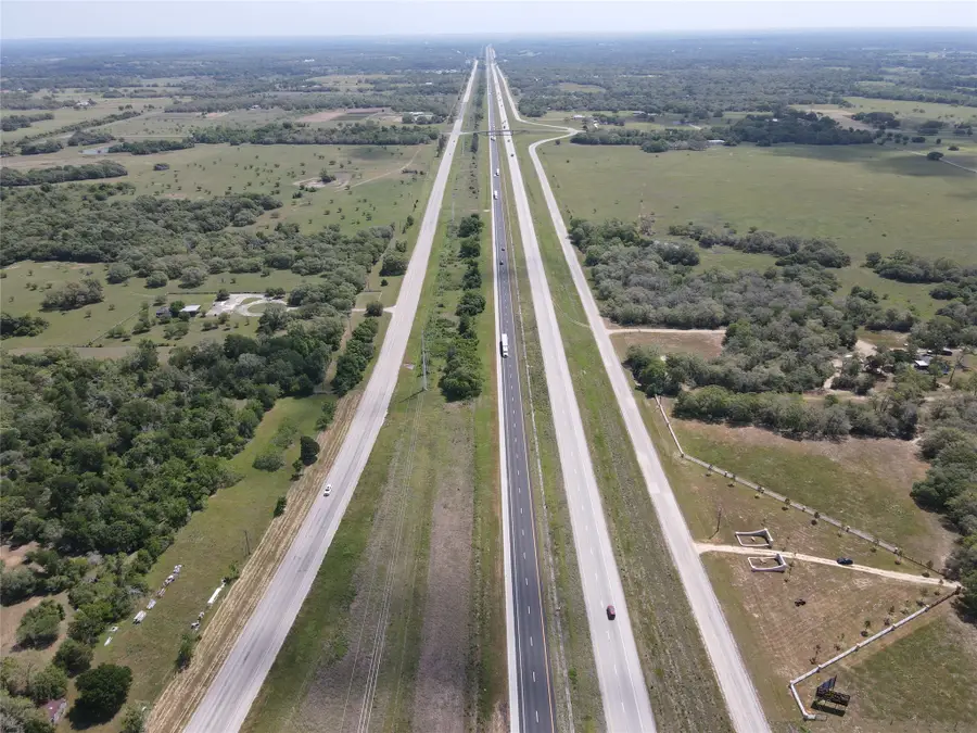 2512 Interstate 10, Weimar, TX 78962 - #3